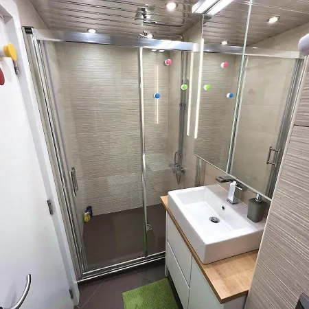 Unique Luxurious Jacuzzi Penthouse Duplex In Center! 2 Baths! Free Parking! * Sofia