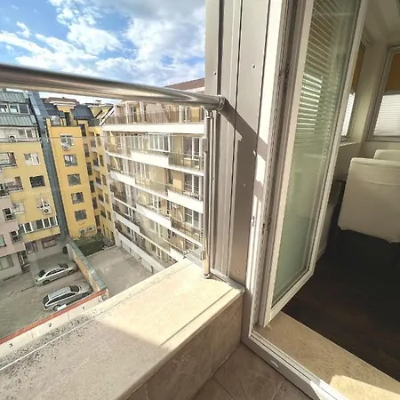 Apartment Unique Luxurious Jacuzzi Penthouse Duplex In Center! 2 Baths! Free Parking!