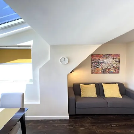 Apartment Unique Luxurious Jacuzzi Penthouse Duplex In Center! 2 Baths! Free Parking!