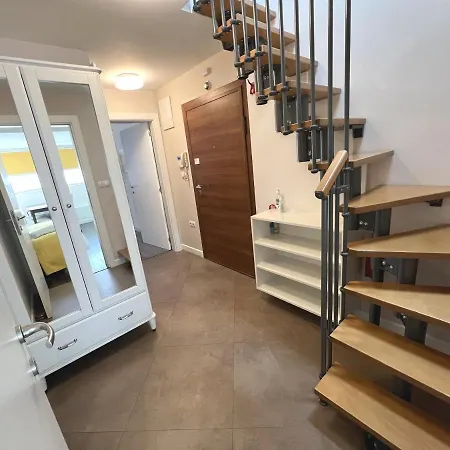 Unique Luxurious Jacuzzi Penthouse Duplex In Center! 2 Baths! Free Parking! Apartment *